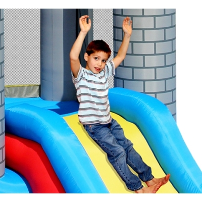 Pětiúhelníkový hrad se skluzavkou