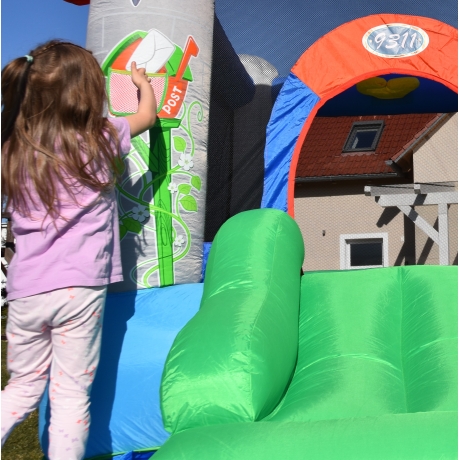 Happy Hop Skákací párty domeček , skákací hrad se skluzavkou a míčky