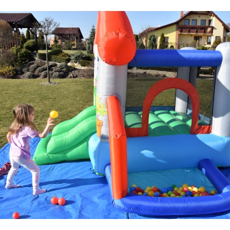 Happy Hop Skákací párty domeček , skákací hrad se skluzavkou a míčky