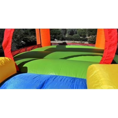 Pestrý Happy Hop skákací hrad se skluzavkou