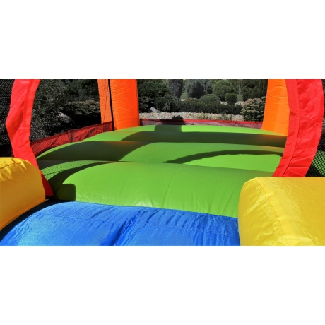 Pestrý Happy Hop skákací hrad se skluzavkou