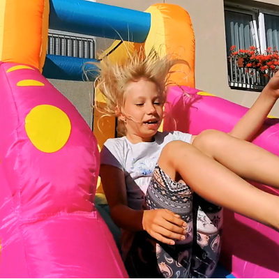 Happy Hop 9065 Super ufon kamarád z galaxie Fantazie, skákací hrad Happy Hop Imaginary Friends 9065