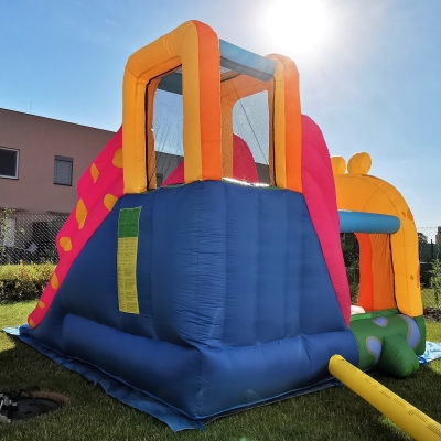 Happy Hop 9065 Super ufon kamarád z galaxie Fantazie, skákací hrad Happy Hop Imaginary Friends 9065