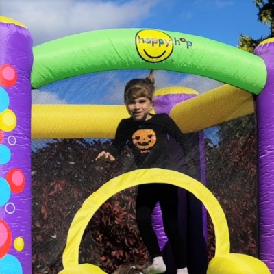 Happy Hop Skákací hrad barevné bublinky se skluzavkou 9201B