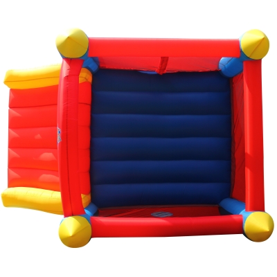 Rytířský skákací hrad se skluzavkou Happy Hop